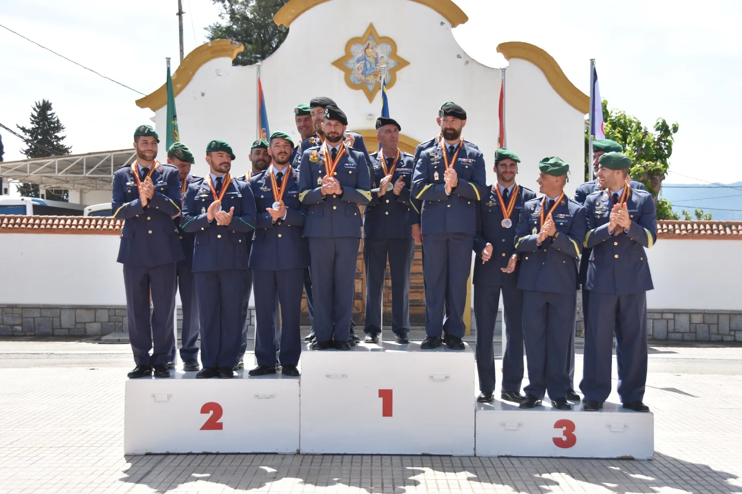 Saltadores PAPEA en el podium